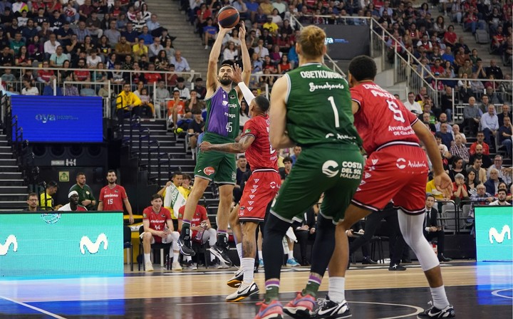 Záver základnej časti Ligy Endesa spestria viaceré derby